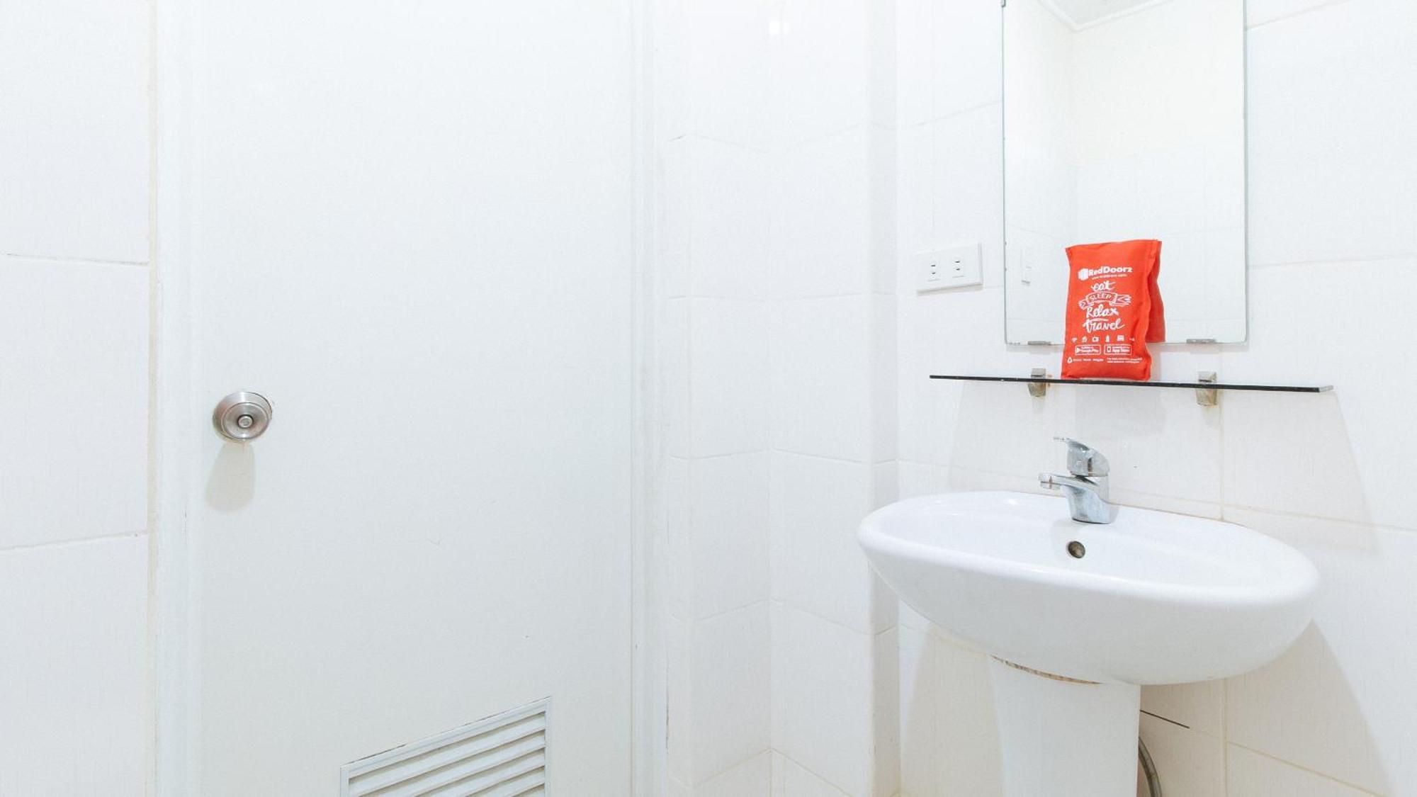 Reddoorz Near Pasay Taft Hotel Exterior photo